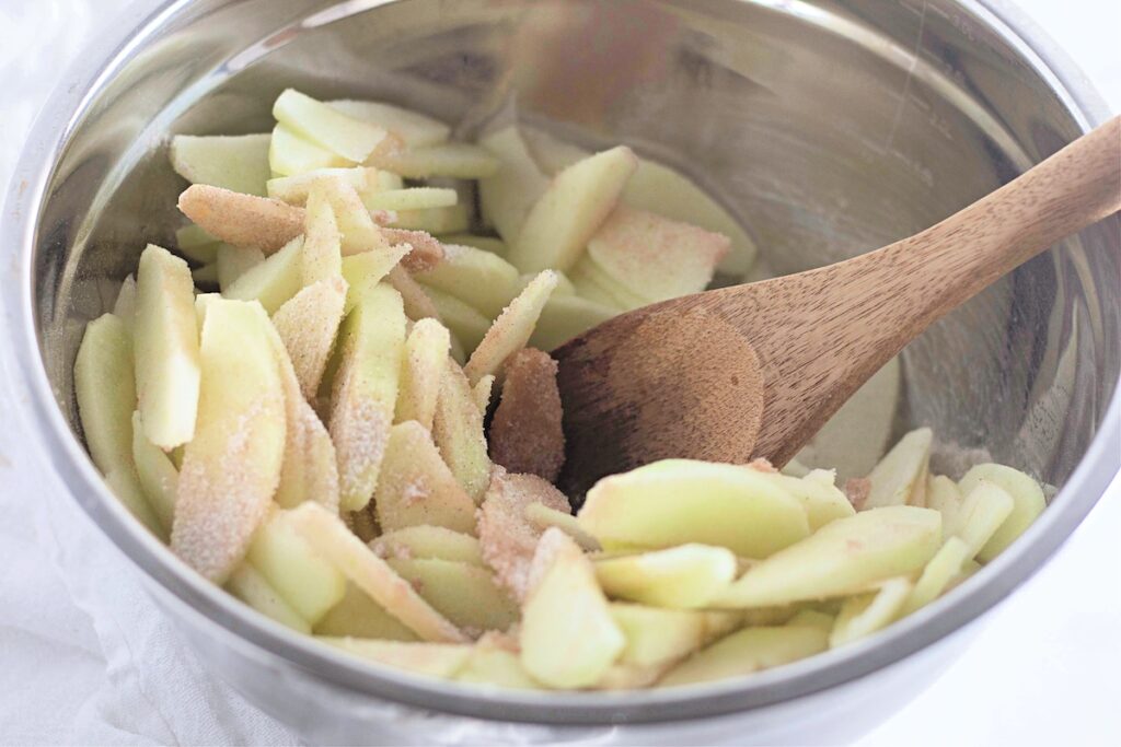 Sliced apples in a bowl