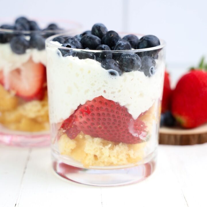 Two glasses of patriotic trifles