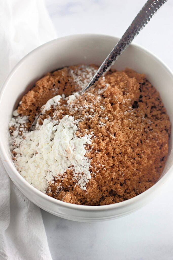 flour, sugar, baking soda, cinnamon, and salt in a bowl