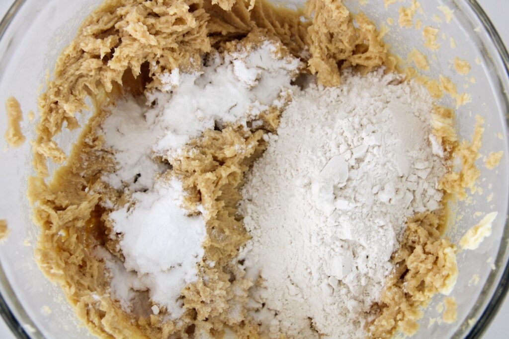 dry ingredients to cookie mixture