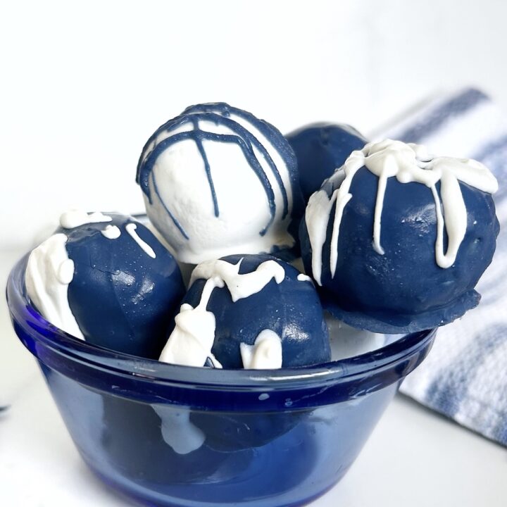 Hanukkah oreo ball in a blue bowl