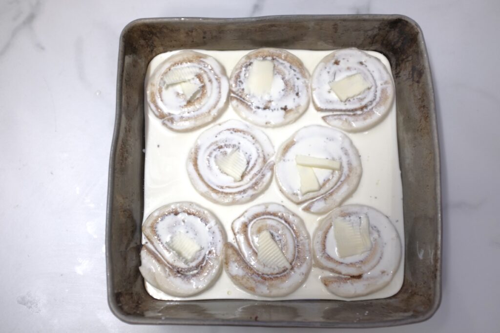 cinnamon rolls in a bakig dish