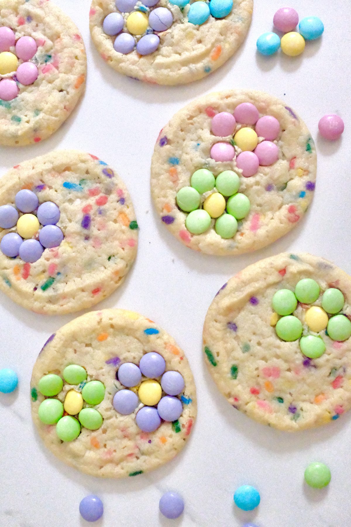 pretty m&m flower cookies